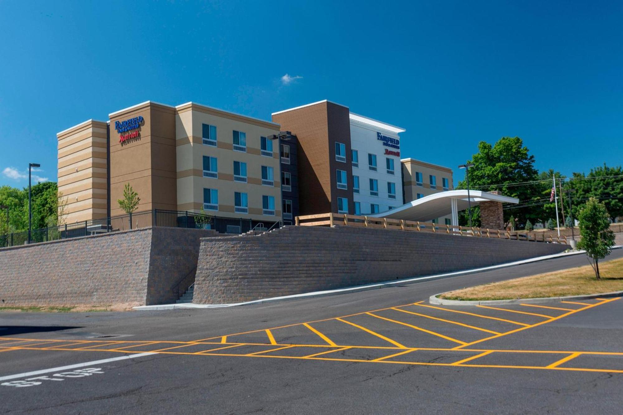 Fairfield Inn & Suites By Marriott Geneva Finger Lakes Exterior photo