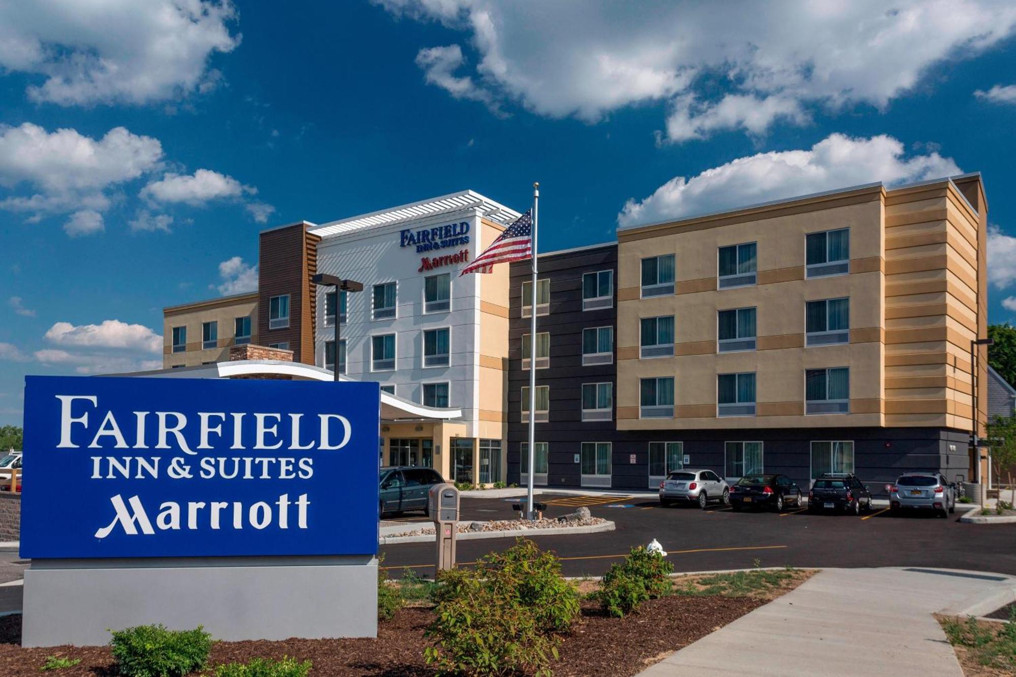 Fairfield Inn & Suites By Marriott Geneva Finger Lakes Exterior photo